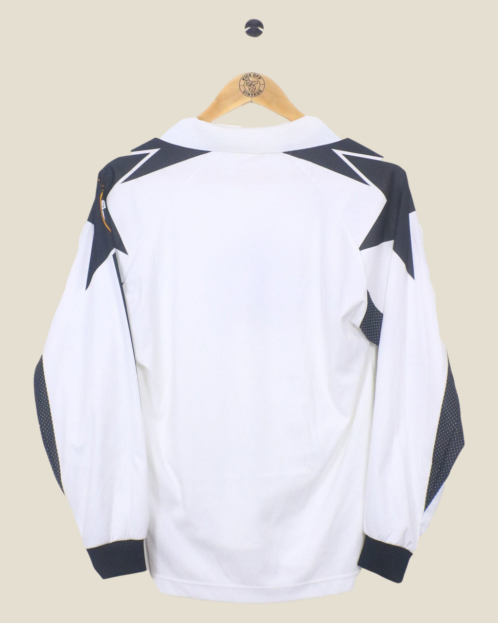 Kick Off Vintage Juventus 1998/99 long sleeve away football shirt in white with black star shoulder details