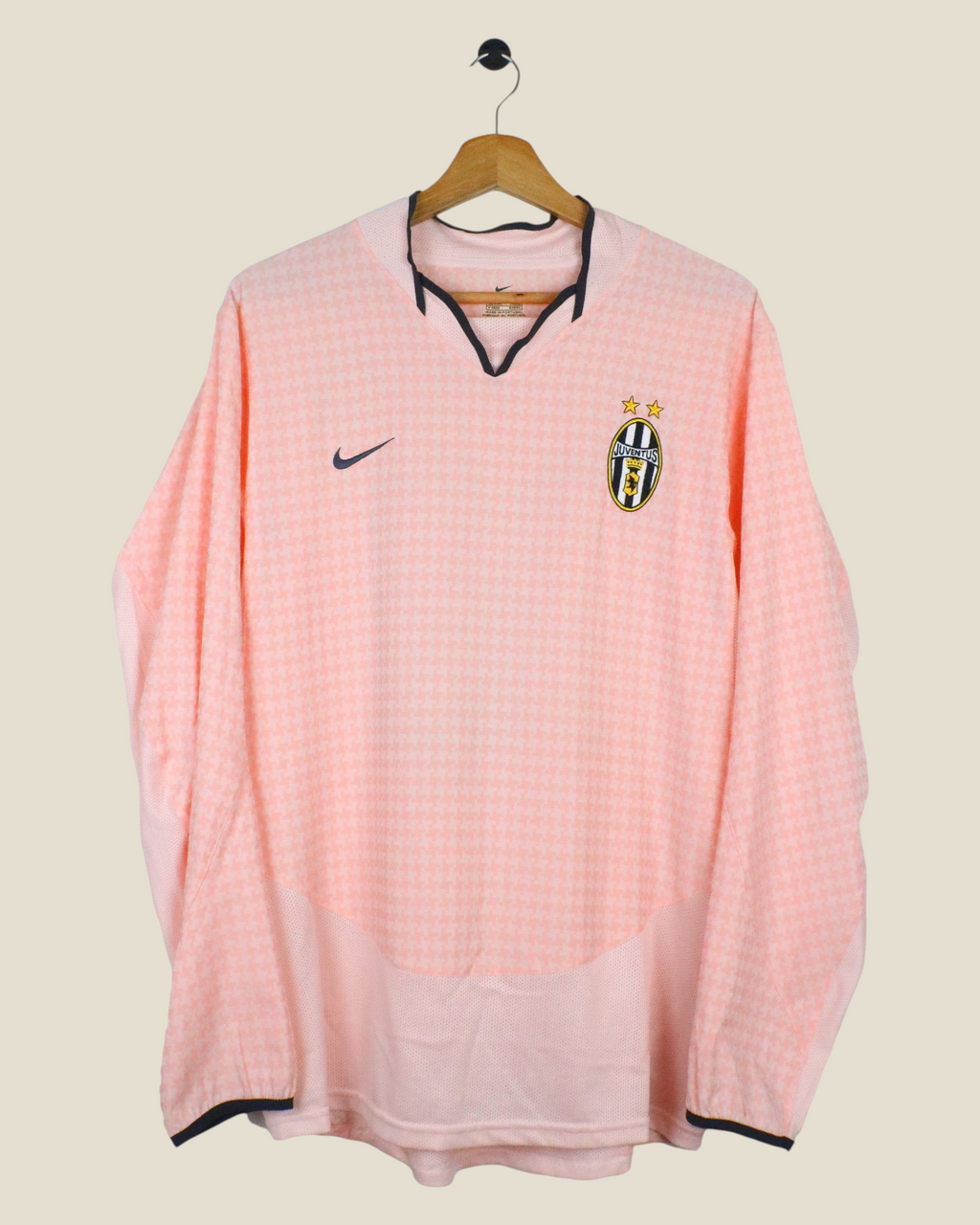 Kick Off Vintage Juventus 2003/04 long sleeve away jersey in pink with houndstooth pattern and Del Piero #10 detail