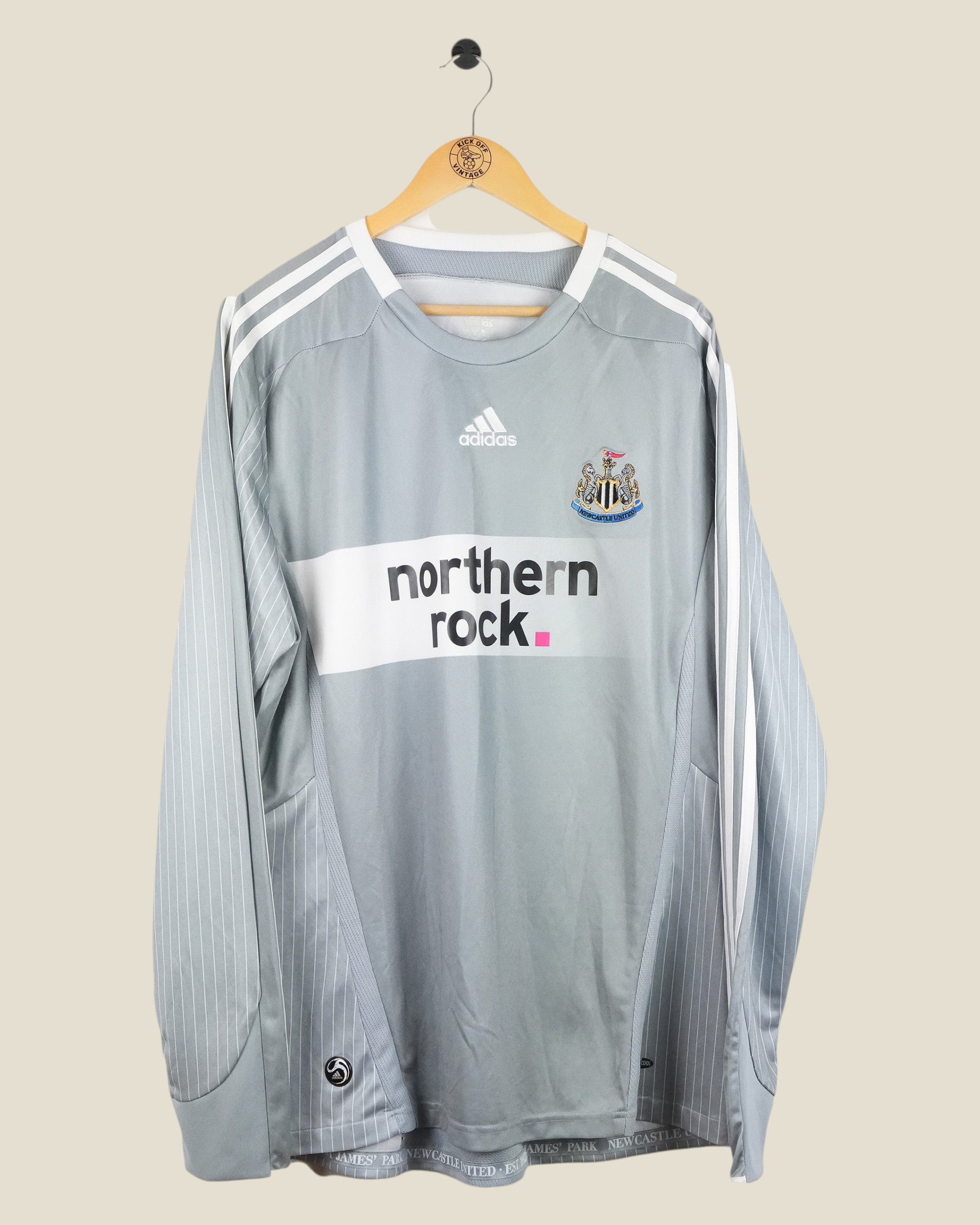 Kick Off Vintage Newcastle United 2008/09 long sleeve third football shirt in grey with white pinstripes and logo.
