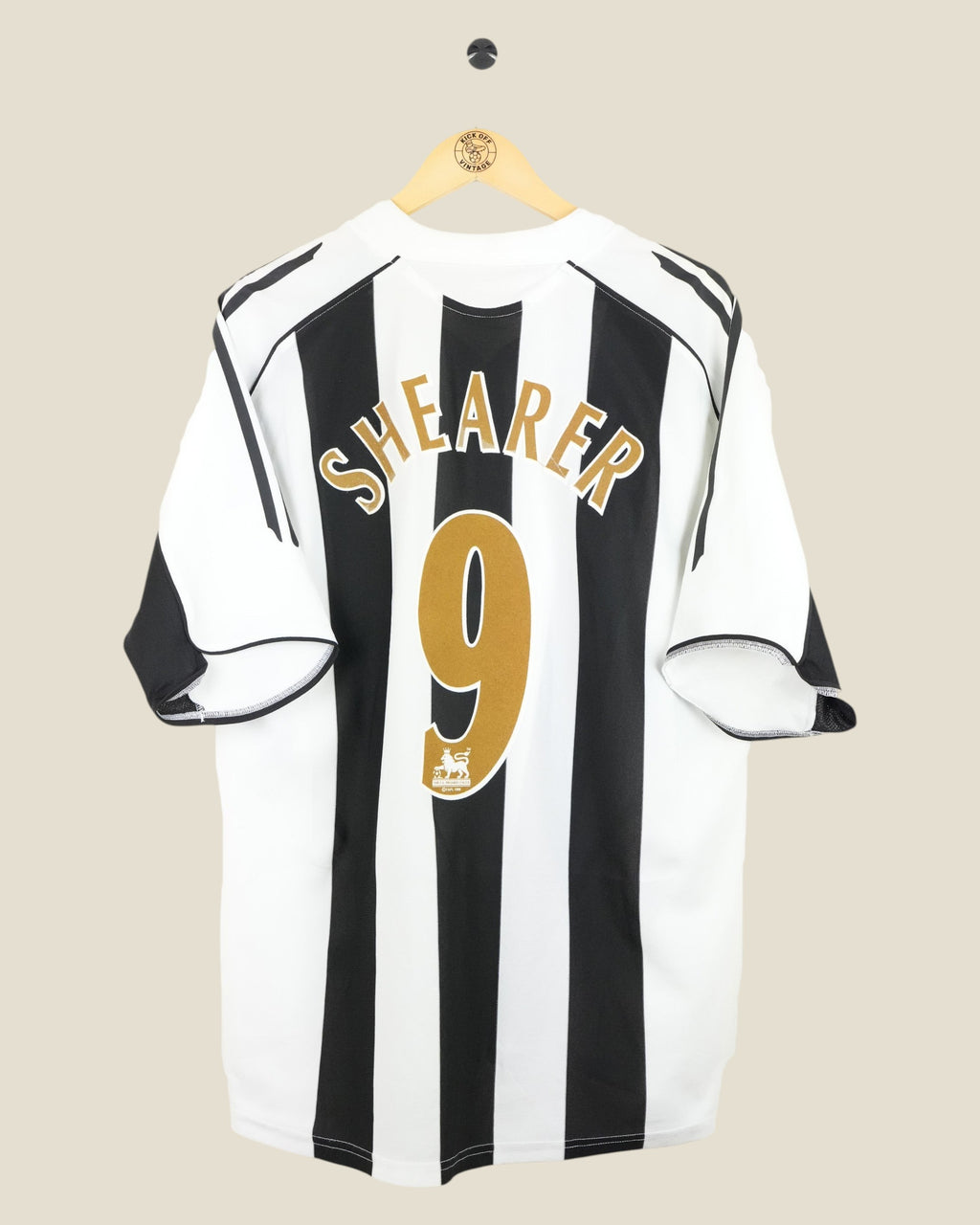 Kick Off Vintage Newcastle United 2005/06 Shearer home football shirt with gold number 9 on black and white stripes