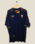 Kick Off Vintage Southampton 1999-01 away football shirt in navy blue with yellow and red collar trim