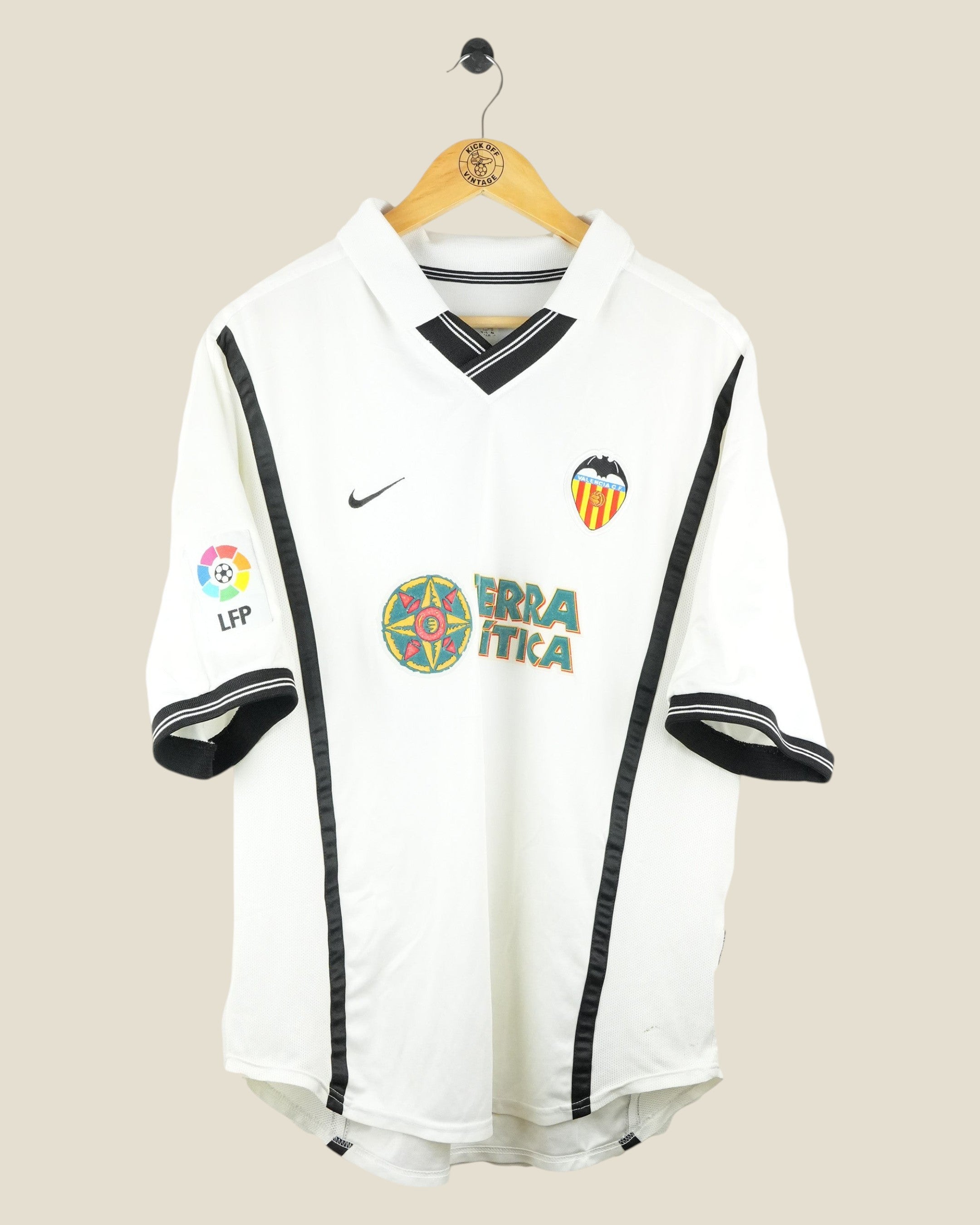 Kick Off Vintage Valencia 2000/01 Aimar home football shirt in white with black trim and Nike branding.